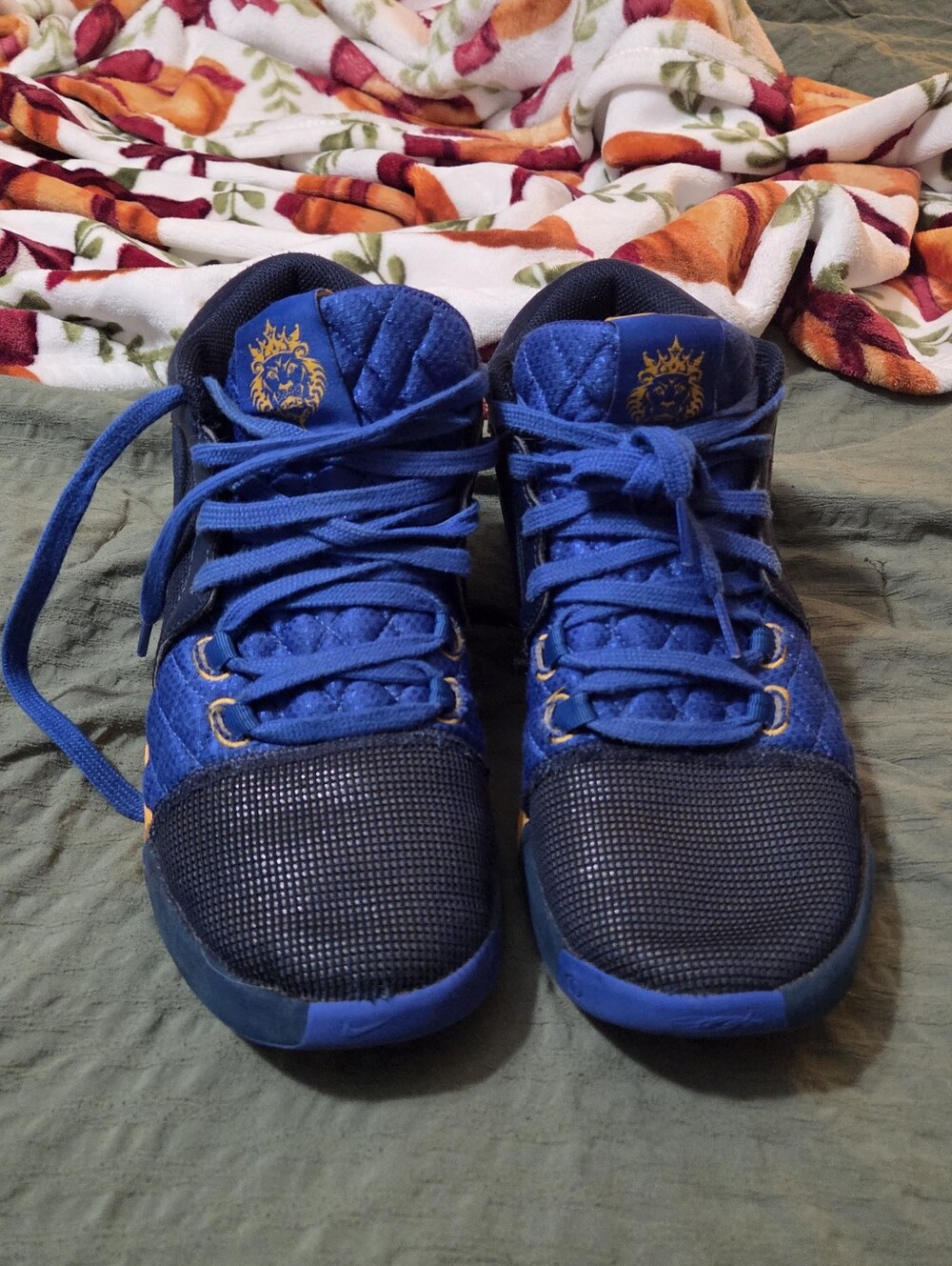 Mens Size 8 Lebrons